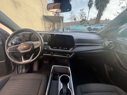 Used 2025 Chevrolet Equinox LT image 33