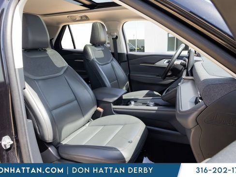 Used 2025 Ford Explorer Active w/ Active Comfort Package AWD/4WD image 18