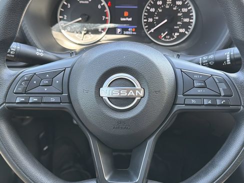 Used 2025 Nissan Sentra S FWD image 9