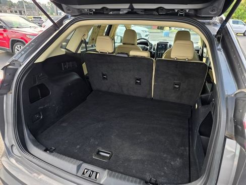 Used 2024 Ford Edge SE w/ Cargo Accessory Package AWD/4WD image 12