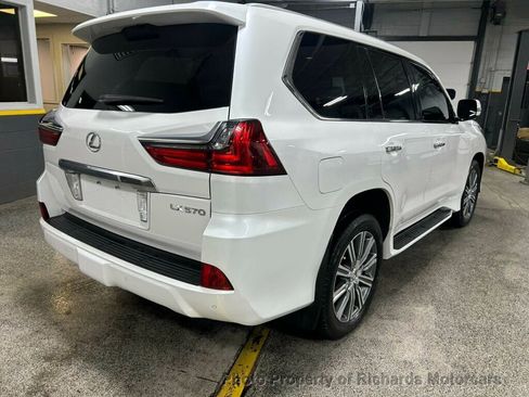 Used 2017 Lexus LX 570 4WD image 3