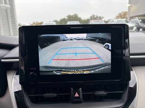 Used 2025 Toyota Corolla LE image 24