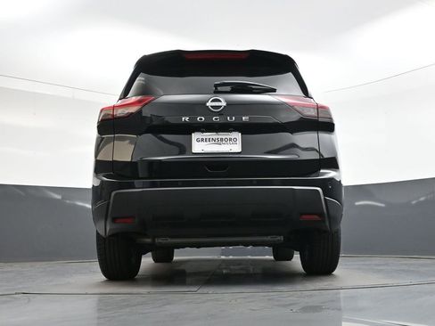 Used 2025 Nissan Rogue SV image 39