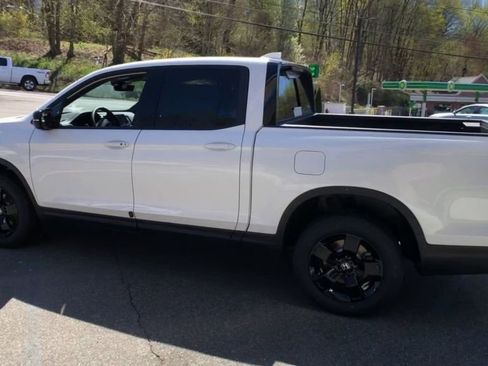 New 2026 Honda Ridgeline Black Edition image 7