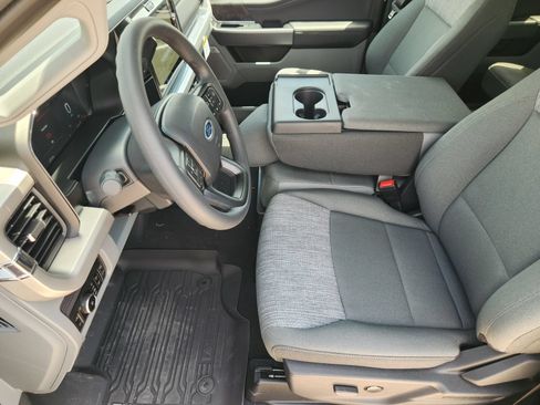 New 2026 Ford F350 XLT w/ XLT Premium Package AWD/4WD image 14