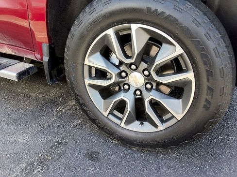 Certified 2023 Chevrolet Silverado 1500 LT AWD/4WD image 17