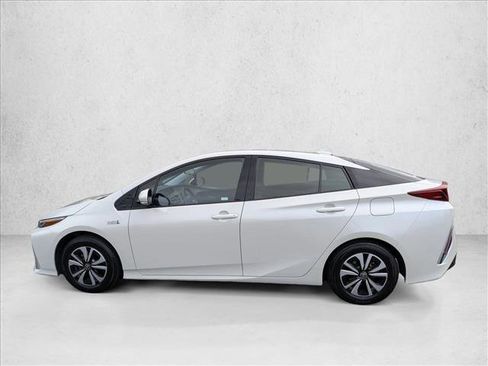 Used 2018 Toyota Prius Prime Plus image 9