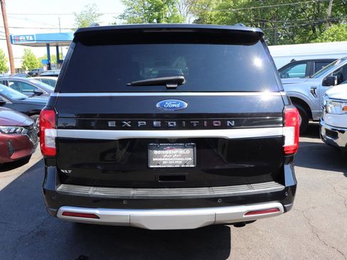 Used 2024 Ford Expedition XLT AWD/4WD image 4