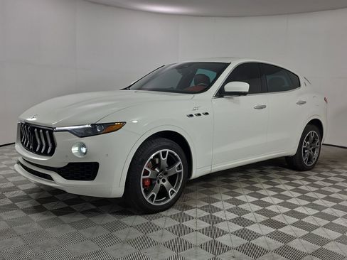 Used 2023 Maserati Levante GT AWD/4WD image 3