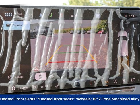 Used 2025 Volkswagen Tiguan SE image 6