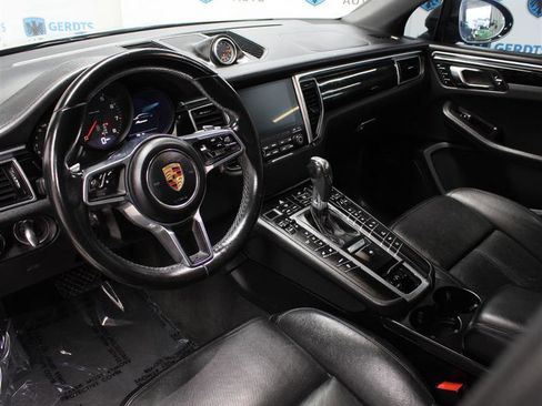 Used 2017 Porsche Macan w/ Premium Package Plus AWD/4WD image 7