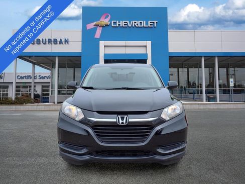 Used 2017 Honda HR-V LX image 2