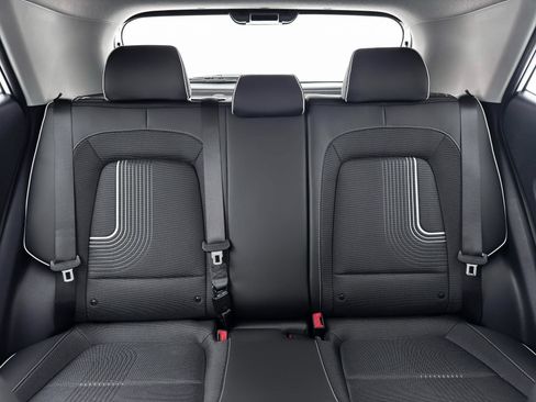 New 2026 Hyundai Venue SEL FWD image 17