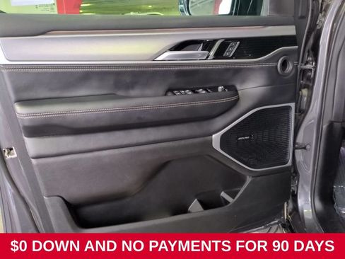 Used 2025 Jeep Wagoneer L Series II AWD/4WD image 11