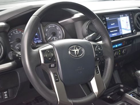 Used 2020 Toyota Tacoma Limited image 6