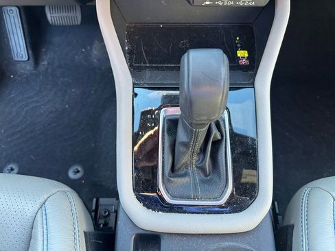 Used 2025 Subaru Forester Premium image 29