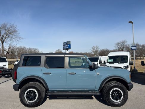 Certified 2023 Ford Bronco Big Bend w/ Sasquatch Package image 4