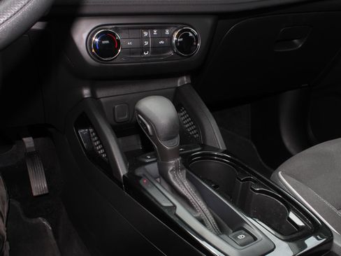 Used 2024 Chevrolet TrailBlazer LS FWD image 13
