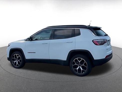 Used 2025 Jeep Compass Limited AWD/4WD image 10