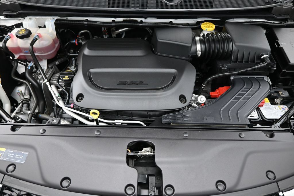 Used 2025 Chrysler Pacifica Select FWD image 15