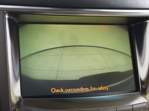 Used 2010 Lexus LX 570 4WD w/ Preferred Accessory Package image 10