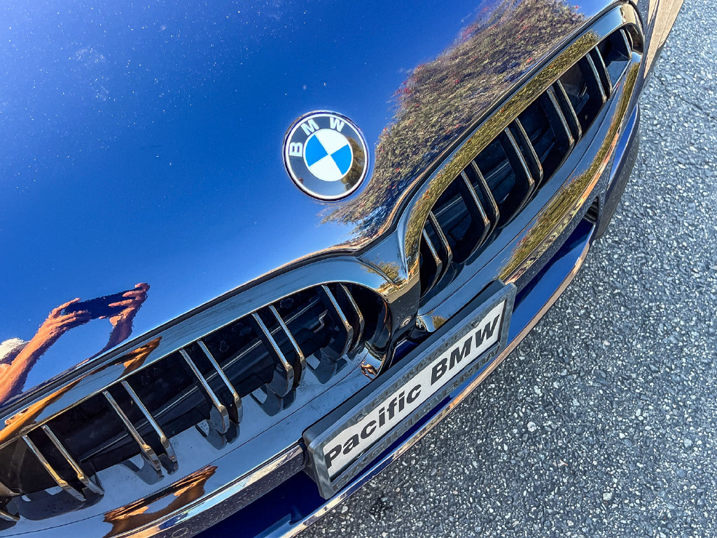Certified 2025 BMW M8 Competition w/ M Carbon Exterior Package AWD/4WD image 11