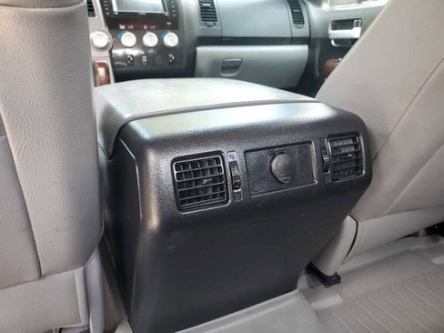 Used 2011 Toyota Tundra Limited w/ Memory Pkg image 29