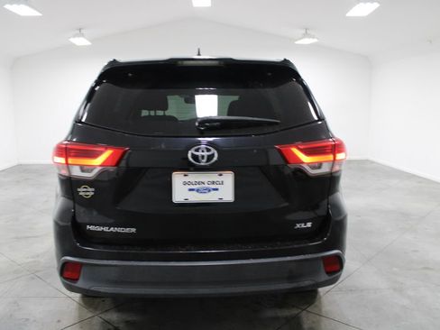Used 2017 Toyota Highlander XLE image 8