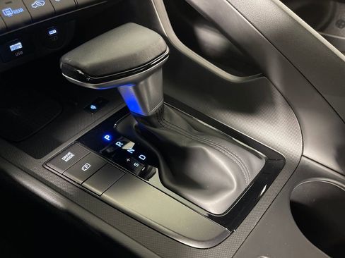 Certified 2025 Hyundai Elantra Sport image 24