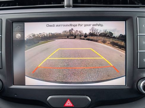 Used 2023 Kia Soul LX w/ LX Technology Package image 36