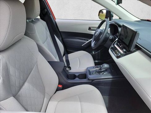 Used 2026 Toyota Corolla Cross LE FWD image 15
