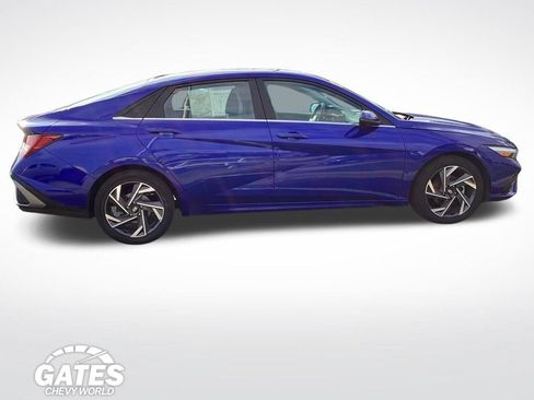 Used 2024 Hyundai Elantra Limited FWD image 10