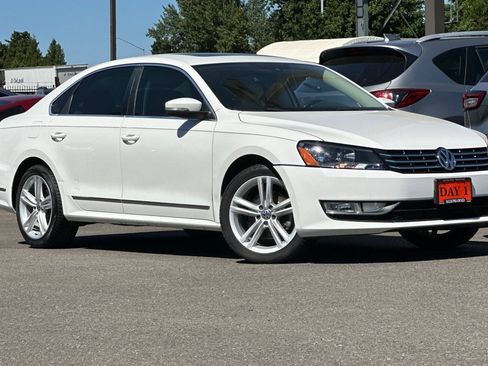 Used 2013 Volkswagen Passat TDI SE FWD image 2
