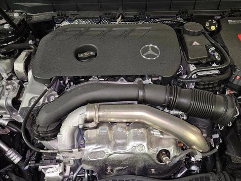 New 2025 Mercedes-Benz GLB 250 image 16