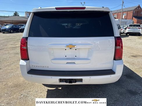 Used 2016 Chevrolet Suburban LT image 4