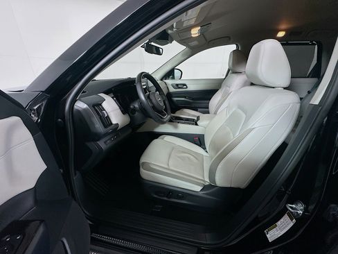 Used 2023 Nissan Pathfinder SL image 13