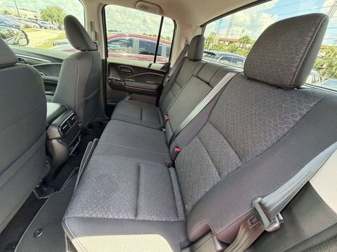 Used 2025 Honda Ridgeline Sport image 15