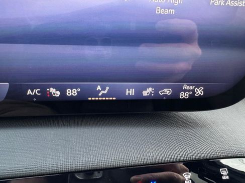 Used 2025 Buick Enclave Preferred image 37