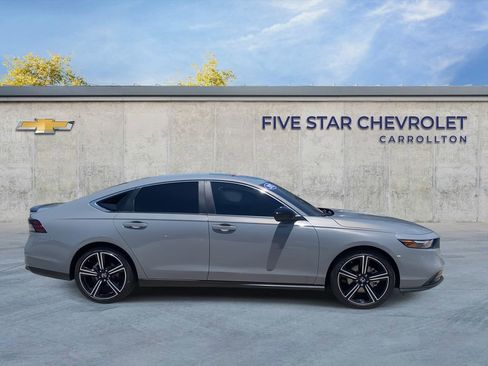 Used 2025 Honda Accord Sport image 9