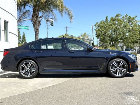 Used 2019 BMW 740i w/ M Sport Package RWD image 5