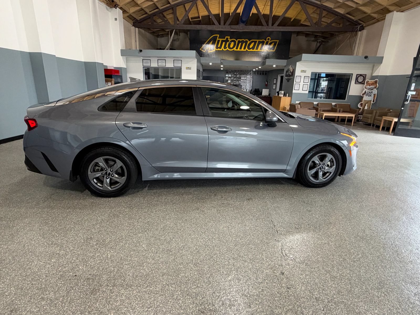 Used 2022 Kia K5 LXS FWD image 8
