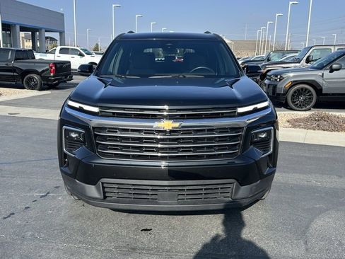 Used 2025 Chevrolet Traverse LT image 34