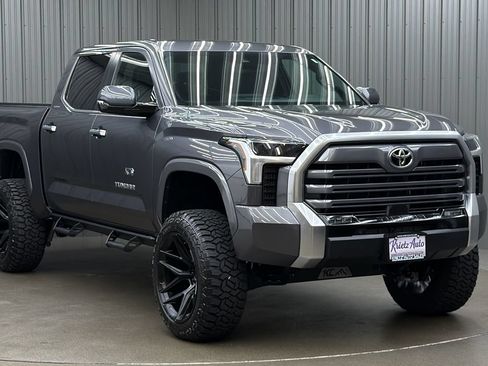 Used 2025 Toyota Tundra Limited AWD/4WD image 7