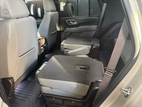 Used 2022 Chevrolet Tahoe LT w/ LT Signature Plus Package image 12