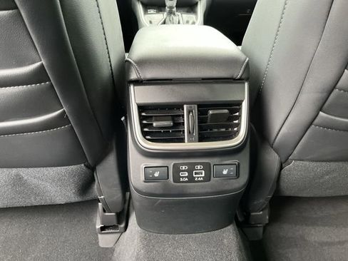 Used 2025 Subaru Outback Limited AWD/4WD image 25