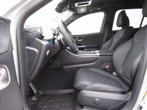 New 2026 Mercedes-Benz GLC 300 4MATIC image 9