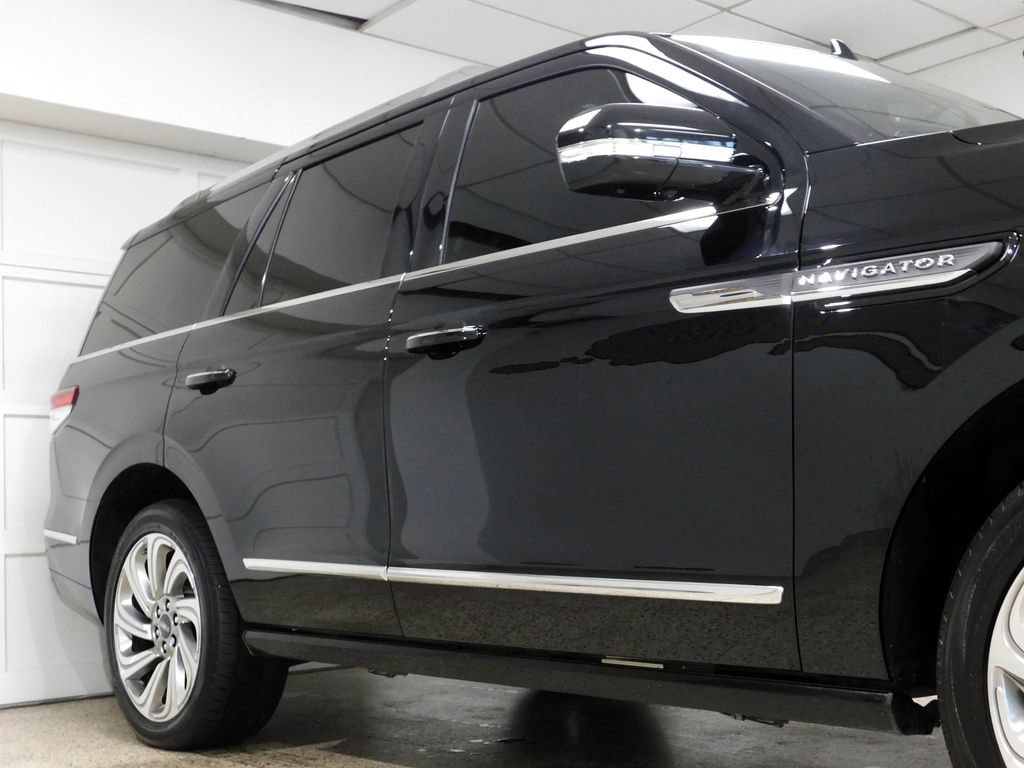 Used 2024 Lincoln Navigator Reserve w/ Equipment Group 201A AWD/4WD image 10