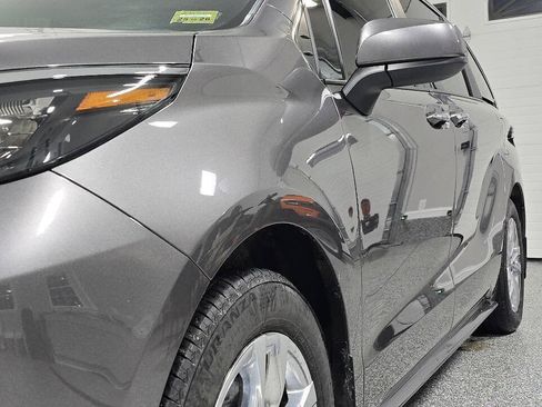 Used 2024 Toyota Sienna XLE w/ XLE Plus Package AWD/4WD image 14