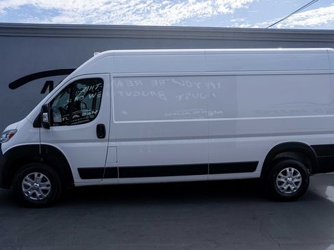 Used 2025 RAM ProMaster 2500 w/ Quick Order Package 22G SLT FWD image 4
