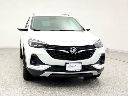Used 2022 Buick Encore GX Essence image 2